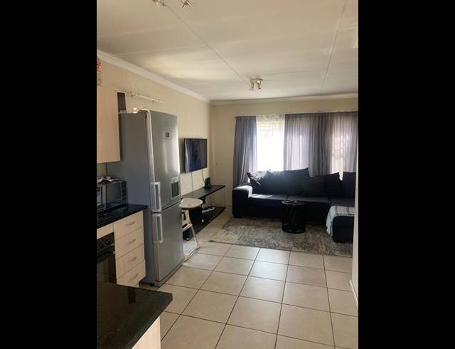 2 BEDROOM TOWNHOUSE FOR SALE IN KLIPPOORTJIE